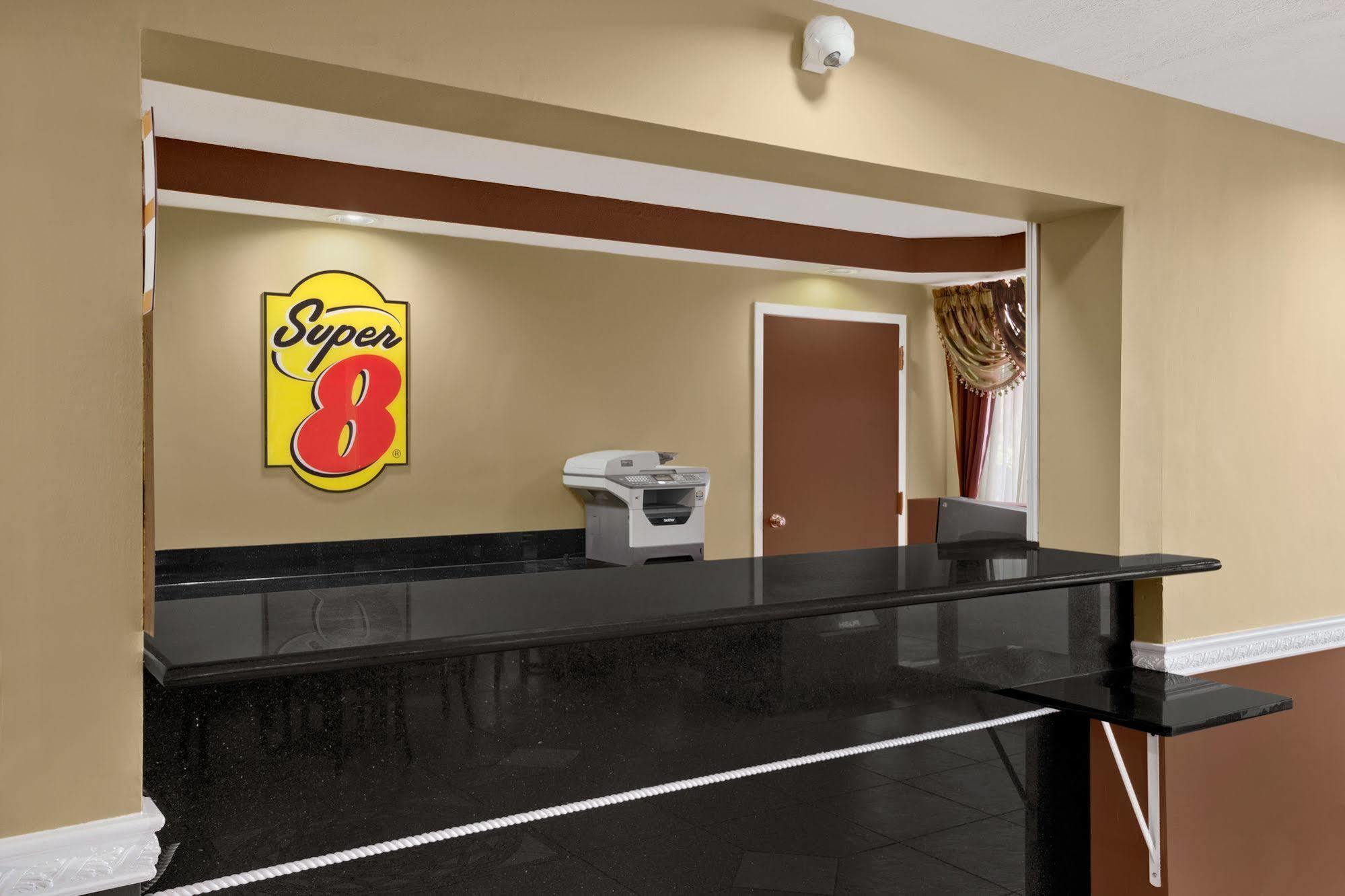 Super 8 By Wyndham Форт Майерс Екстериор снимка